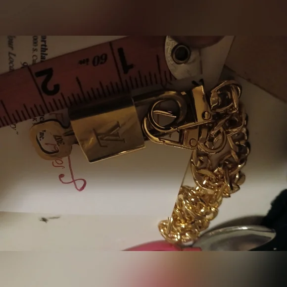 Louis Vuitton Gold Padlock #307 with Key & Unbranded Gold Tone Chain Included - Picture 15 of 15